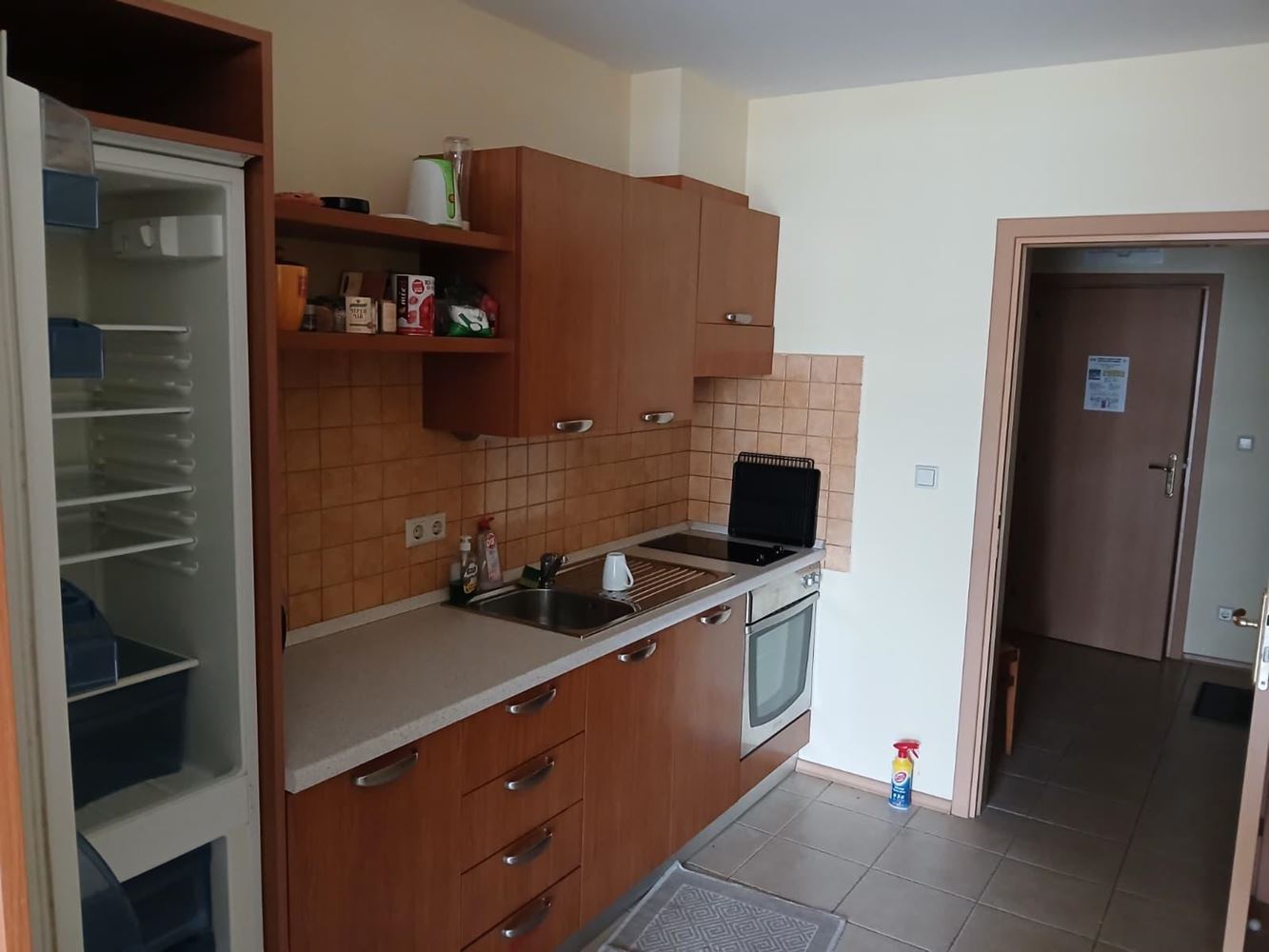 Attraktive Zwei-Zimmer-Wohnung in erster Meereslinie in Pomorie – Komfort, Swimmingpools und Spa-Angebote