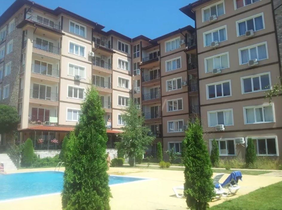 Geräumige Wohnung mit zwei Schlafzimmern und Meerblick in Ravda
