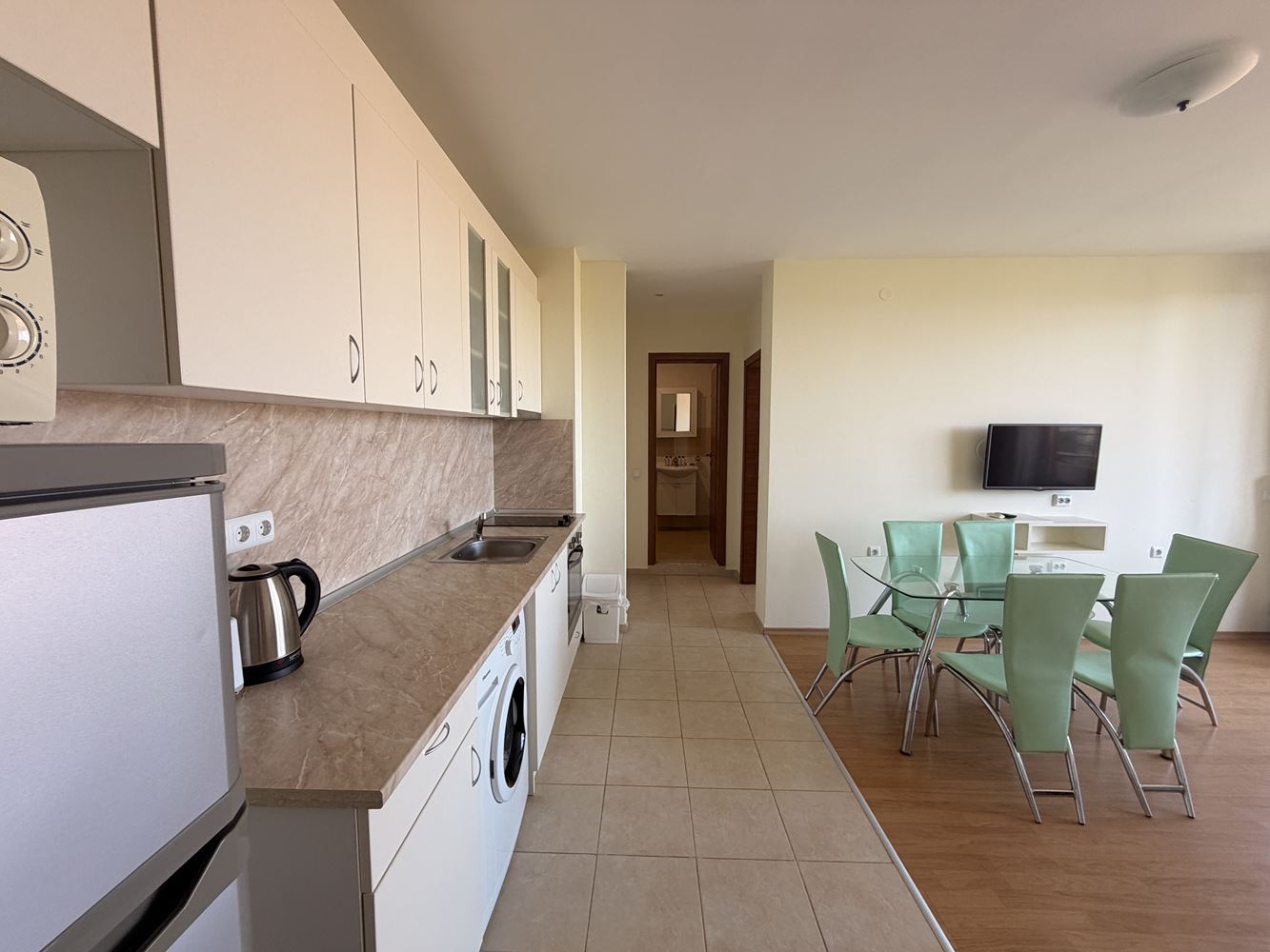 Geräumige Wohnung mit zwei Schlafzimmern in Sonnenstrand – Panoramablick und ruhige Lage