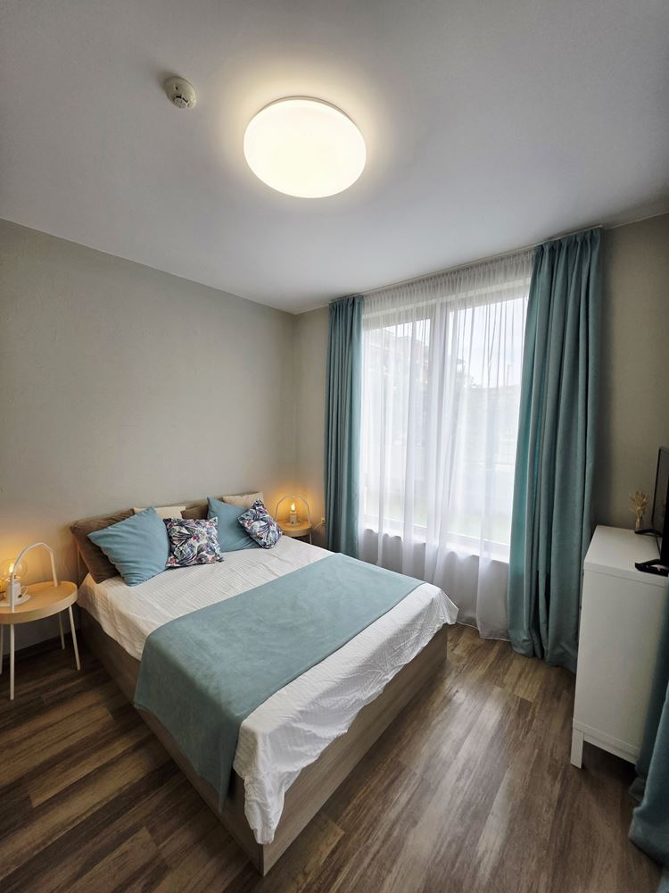 Meerkomfort mit eigenem Garten – 2-Zimmer-Wohnung mit einem Schlafzimmer nur wenige Schritte vom Strand in Sveti Vlas entfernt