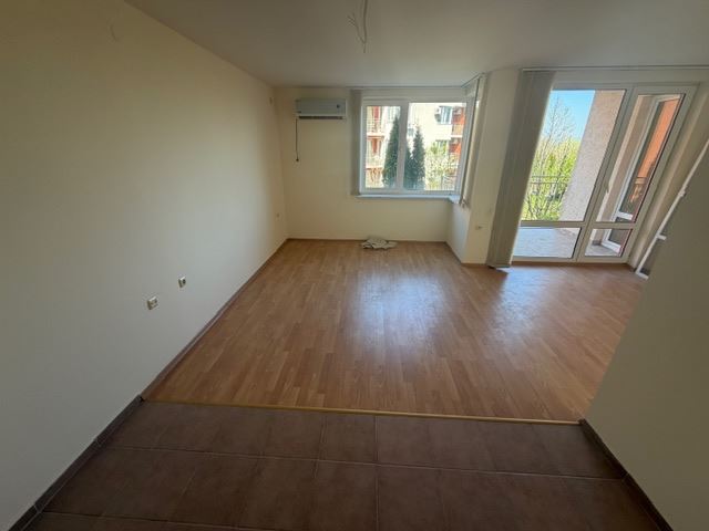 Geräumige Einzimmerwohnung in einer grünen Oase in Sonnenstrand – ideal für Urlaub und Investition