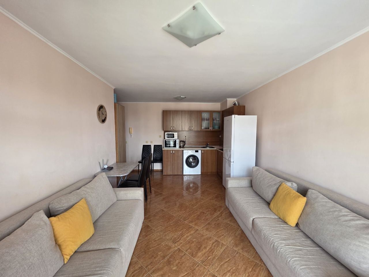 Studio mit Poolblick in Sveti Vlas – eine ausgezeichnete Option für Investition, Wohnen oder Sommerurlaub