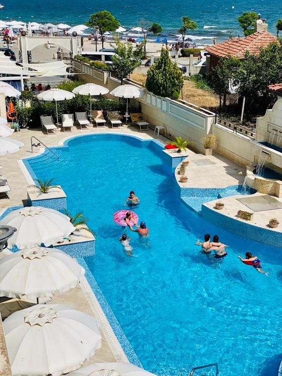 Wohnung mit einem Schlafzimmer in erster Meereslinie in Pomorie mit Panoramameerblick und ausgezeichneten Annehmlichkeiten