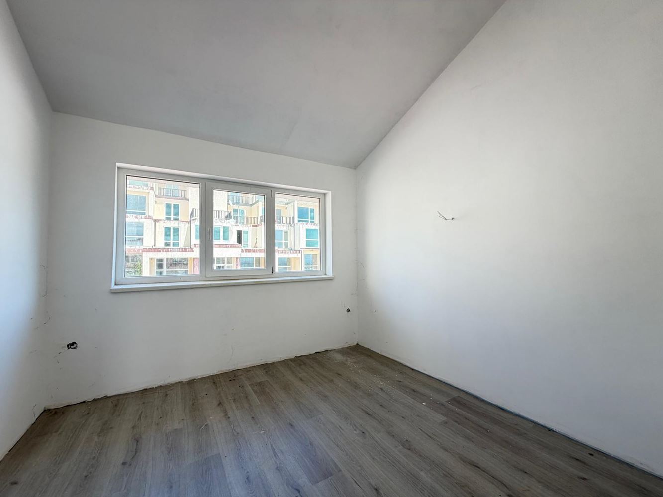 Neue Wohnung mit einem Schlafzimmer ohne Wartungsgebühr in ruhiger Lage nahe Sonnenstrand