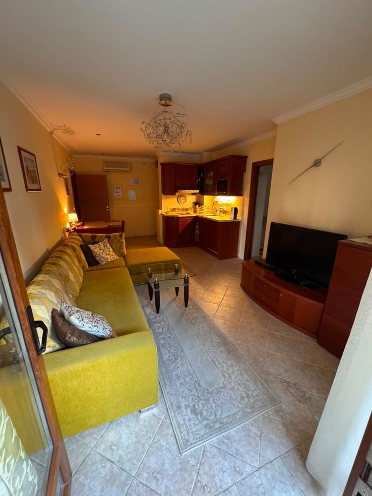 Drei-Zimmer-Wohnung mit Meerblick zwischen Pinien – Luxus und Ruhe in erster Meereslinie in Sozopol