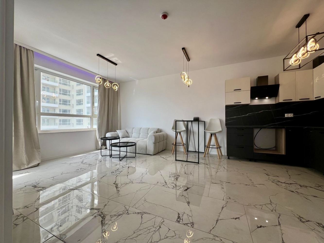 Moderne 2-Zimmer-Wohnung mit Panoramablick in einem renommierten Komplex – bezugsfertig