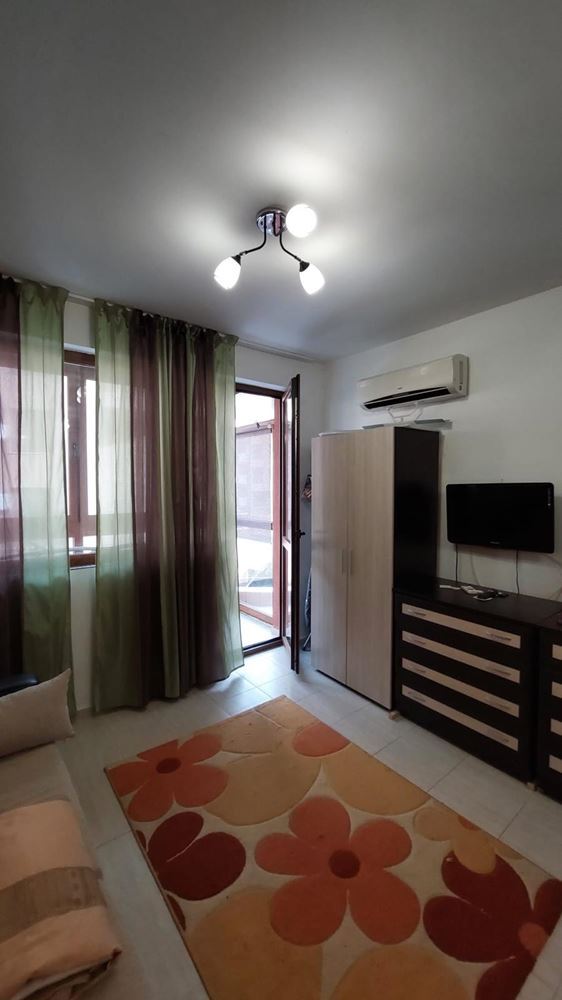 Möbliertes Studio in der Altstadt von Pomorie – 100 m vom Meer entfernt, mit großer verglaster Terrasse und ausgezeichneter Lage