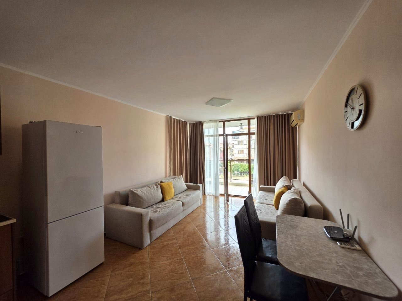 Studio mit Poolblick in Sveti Vlas – eine ausgezeichnete Option für Investition, Wohnen oder Sommerurlaub
