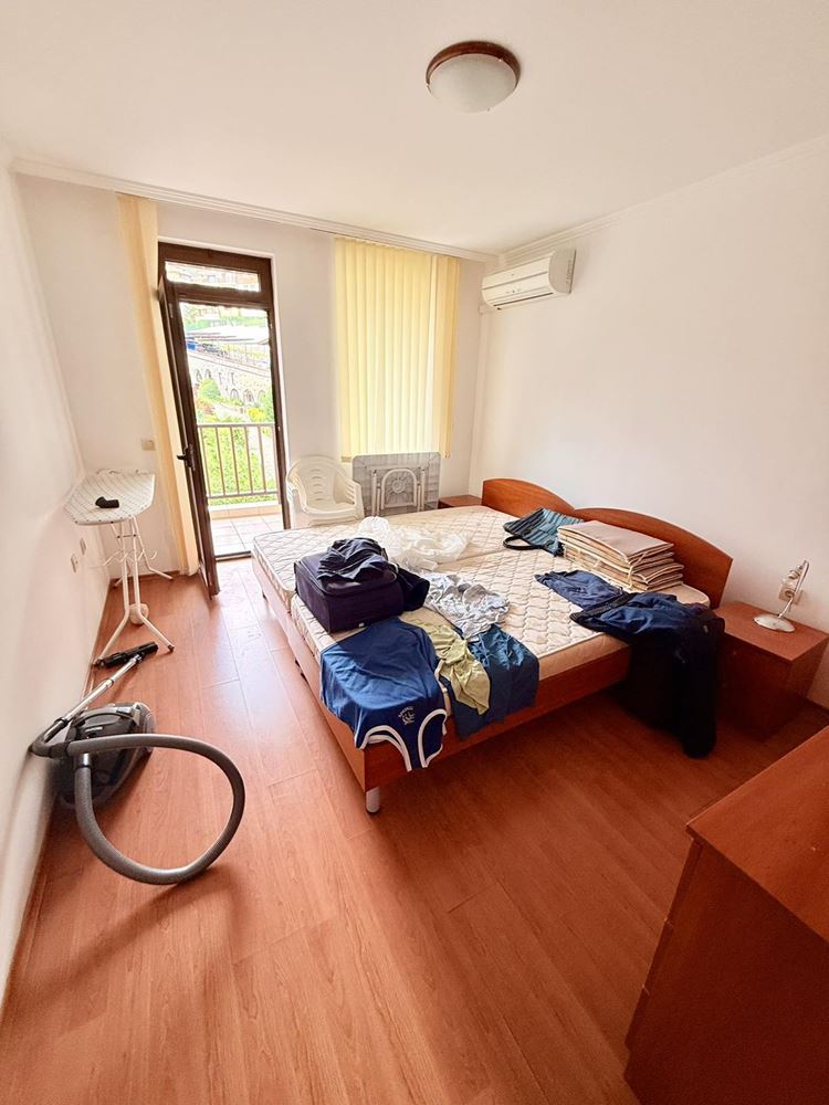 Drei-Zimmer-Wohnung in erster Meereslinie in Sveti Vlas – Komfort, Geräumigkeit und einzigartiger Meerblick