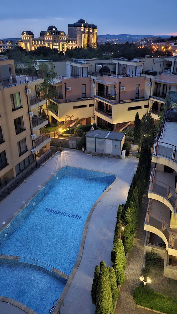 Zweizimmer-Maisonette mit großer Panoramaterrasse in einer prestigeträchtigen Anlage in Sveti Vlas