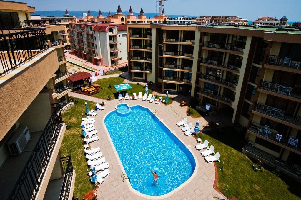 Geräumige Zweizimmerwohnung in einer Anlage mit Pool und ausgezeichneten Annehmlichkeiten in Sonnenstrand