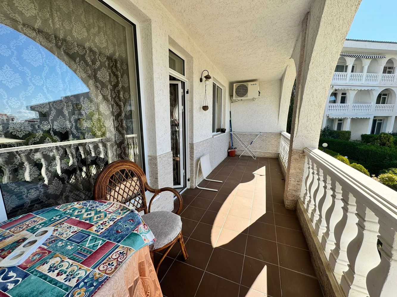 Stilvolle Zwei-Zimmer-Wohnung in einer Eliteanlage im Herzen von Sveti Vlas