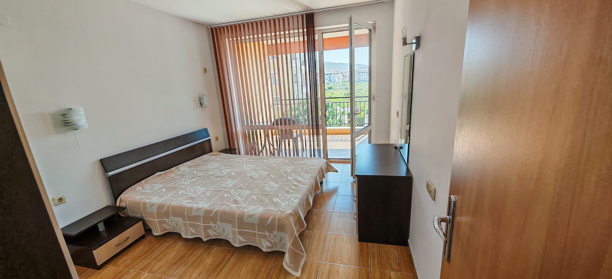 Möblierte Zweizimmerwohnung mit teilweisem Meerblick und ausgezeichneter Infrastruktur