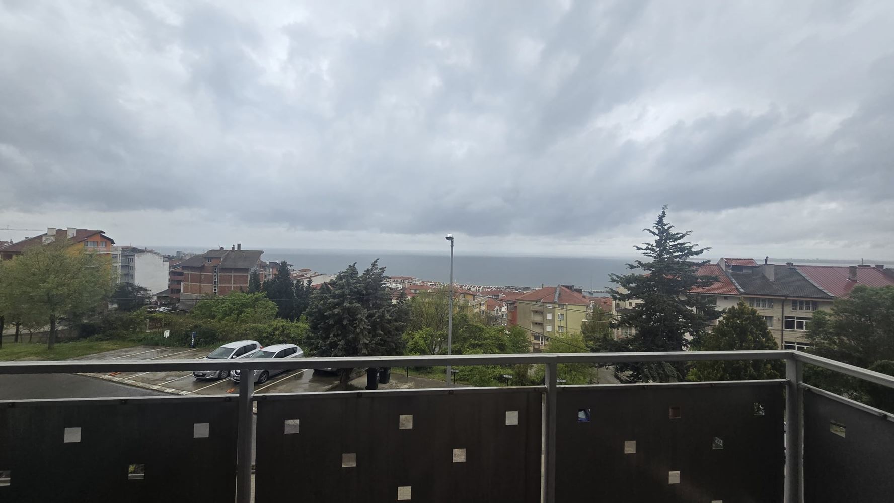 Großes Studio in Sveti Vlas mit hervorragender Fläche, praktischer Lage und bezugsfertig