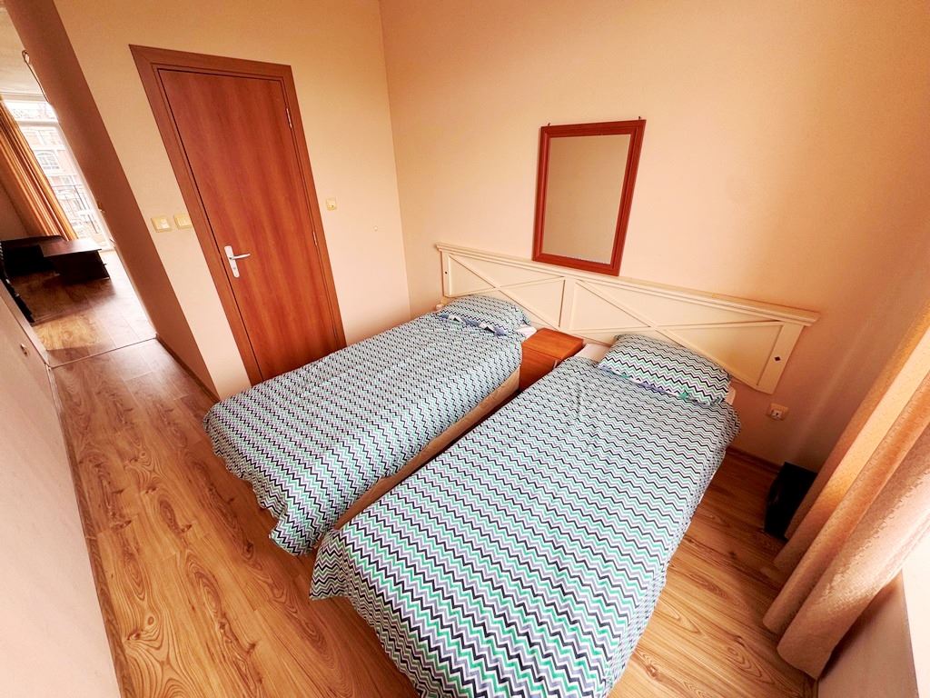 2-Zimmer-Wohnung mit Poolblick in einer prestigeträchtigen Anlage in Sonnenstrand