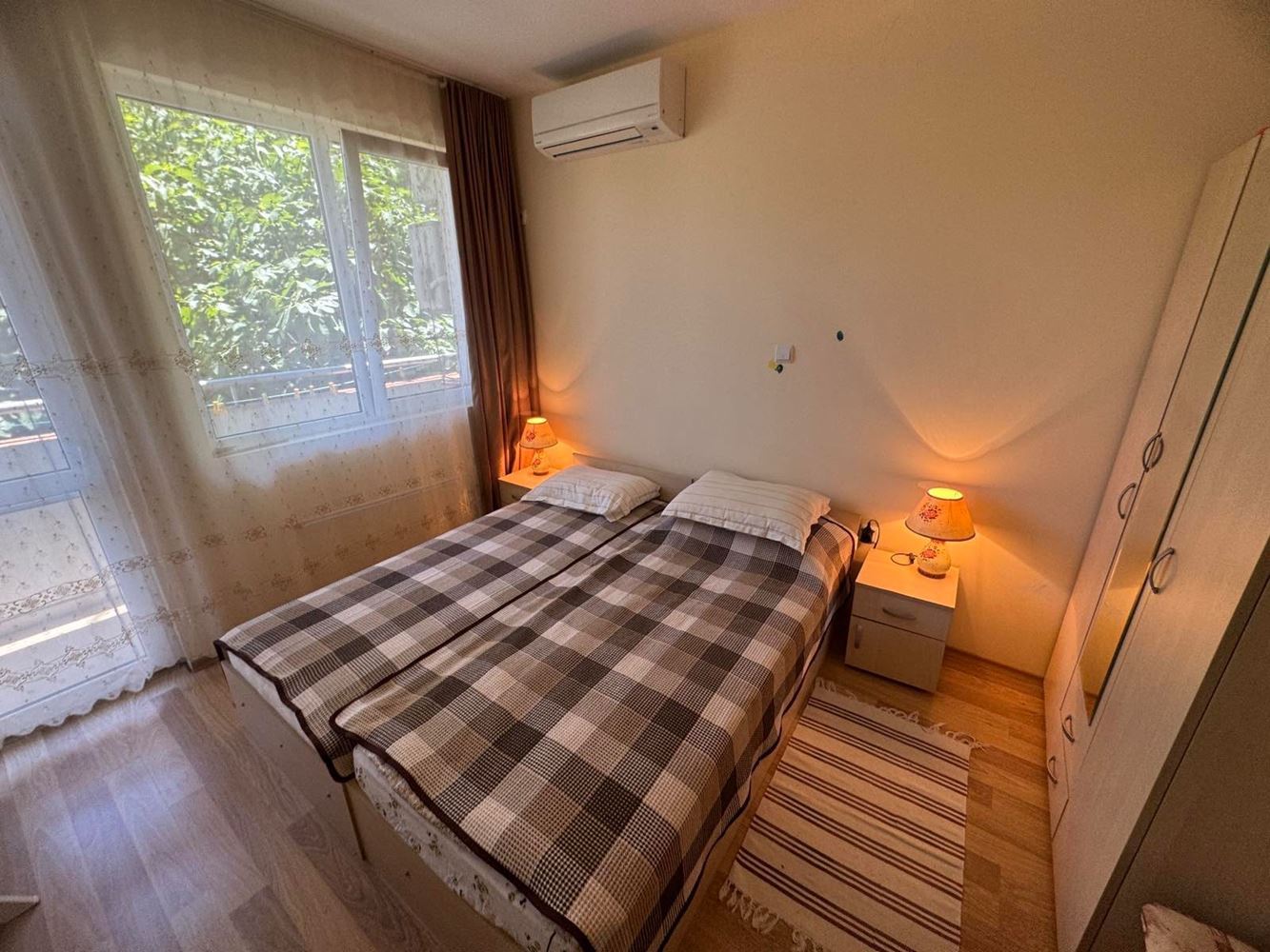 Wohnung mit einem Schlafzimmer in der Altstadt von Pomorie – vollständig möbliert, in einem Wohngebäude und bezugsfertig