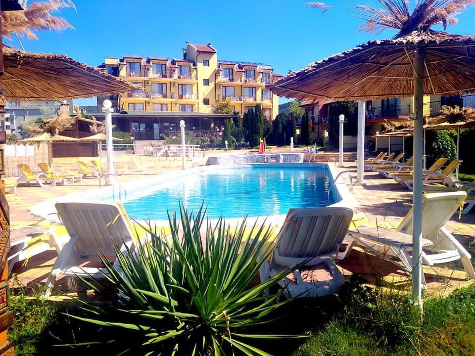 Zwei-Zimmer-Wohnung in Sveti Vlas – 300 m vom Meer entfernt, hervorragende Infrastruktur und Ratenzahlung bis Jahresende