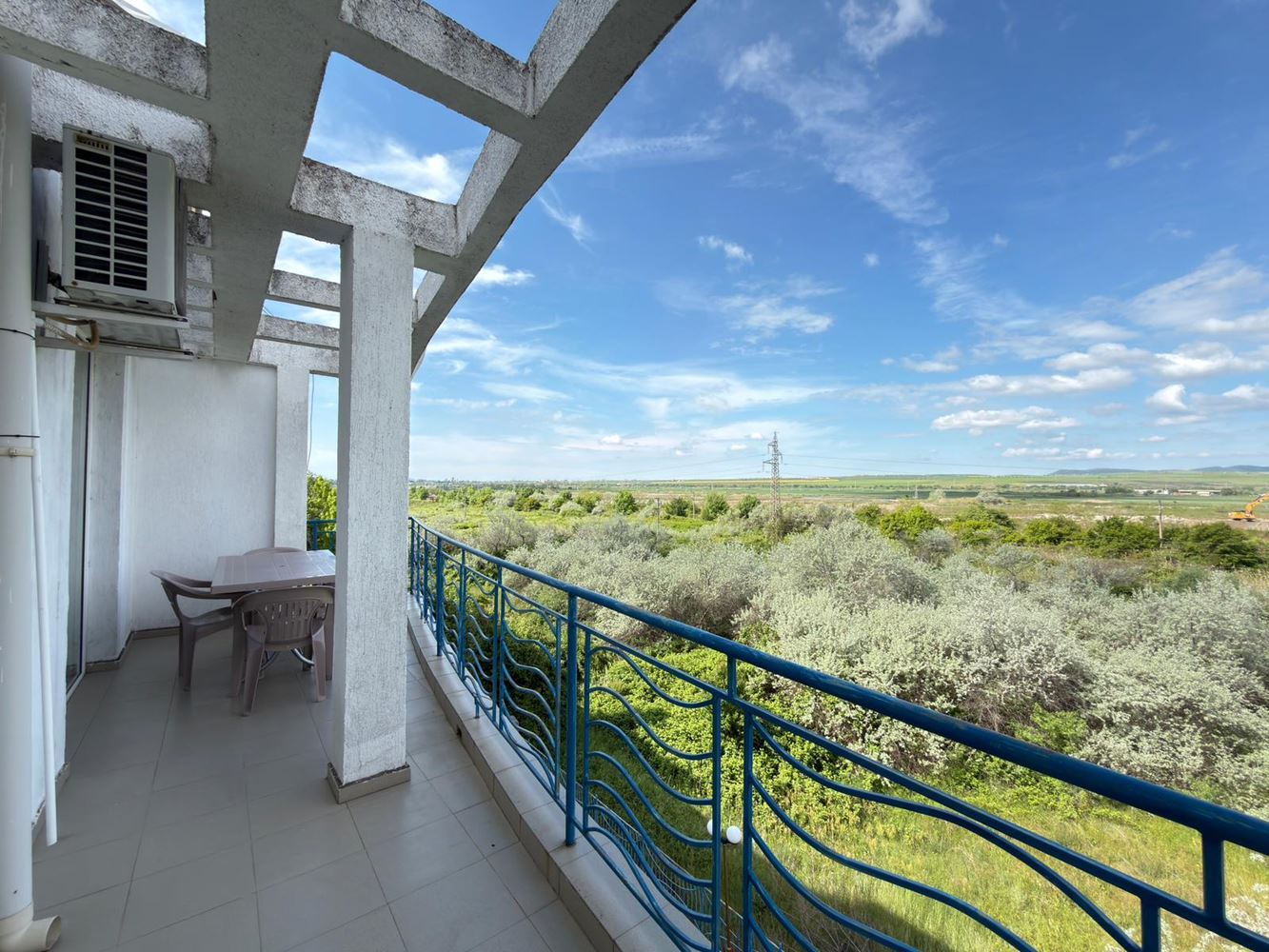 Geräumige Vierzimmer-Maisonettewohnung mit Panoramablick – Komfort und Stil im Herzen der Ruhe