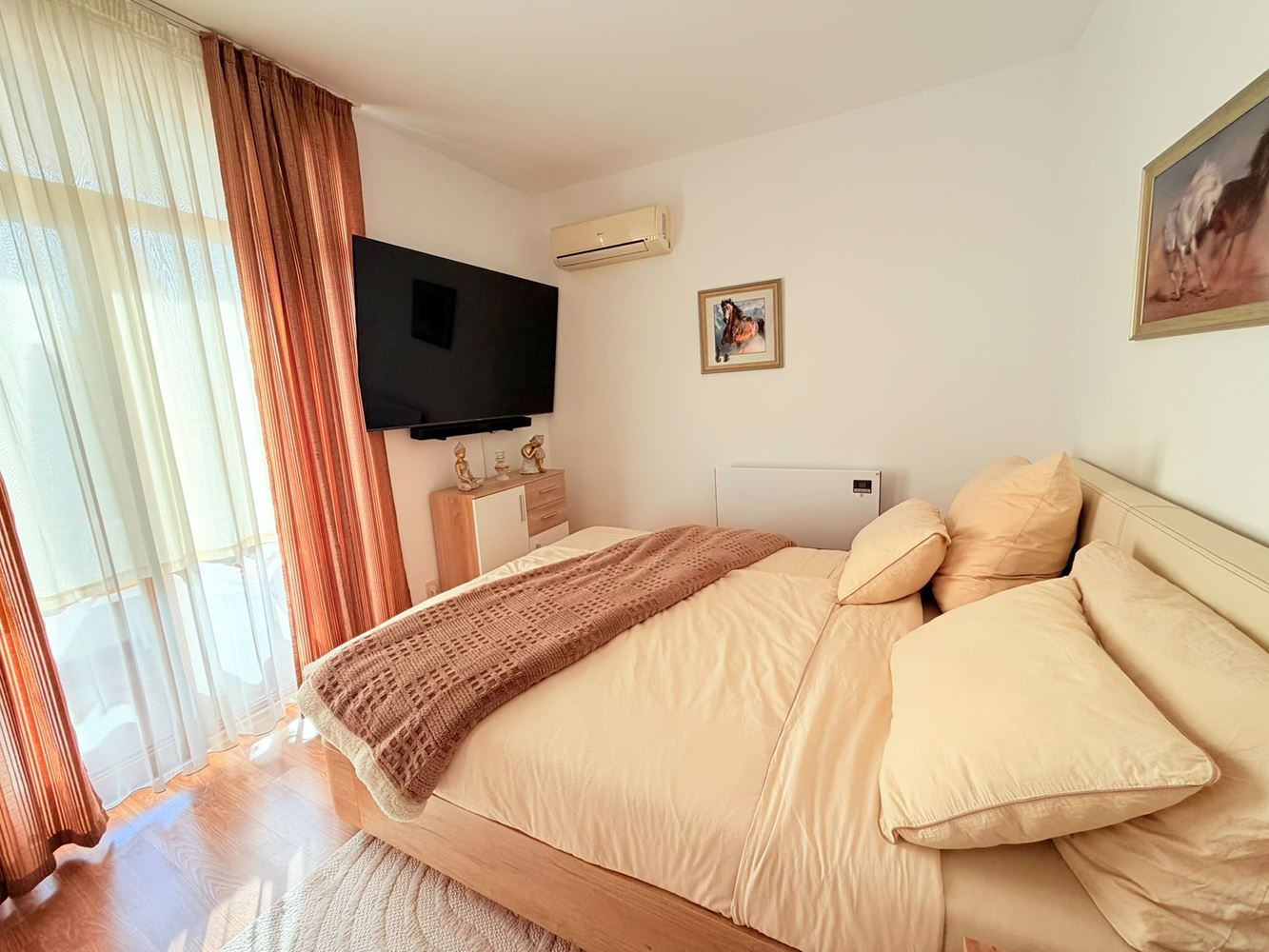 Luxuriöse Wohnung mit zwei Schlafzimmern und Poolblick in Aheloy – vollständig möbliert und bezugsfertig