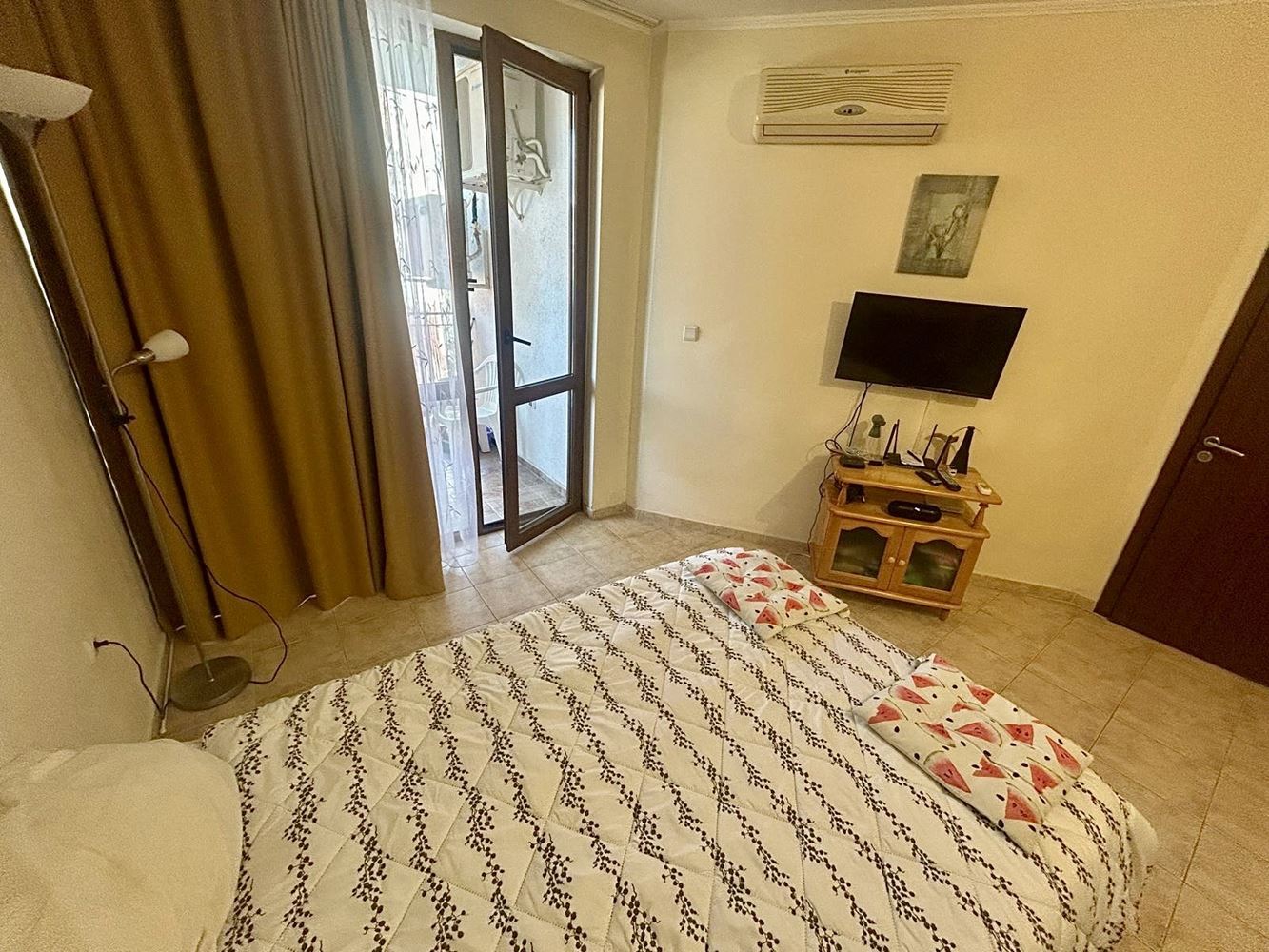 Geräumige Zweizimmerwohnung mit Blick ins Grüne in Nessebar – bezugsfertig