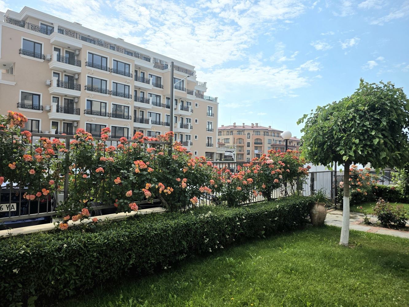 Meerkomfort mit eigenem Garten – 2-Zimmer-Wohnung mit einem Schlafzimmer nur wenige Schritte vom Strand in Sveti Vlas entfernt
