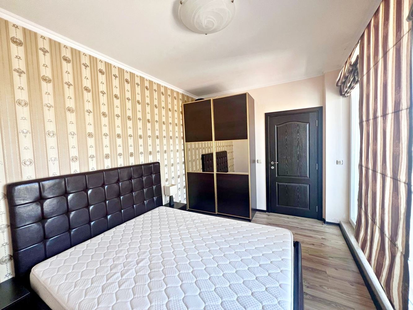 Zweizimmerwohnung mit Panoramablick auf das Meer in erster Meereslinie – geräumige Wohnung in Sonnenstrand
