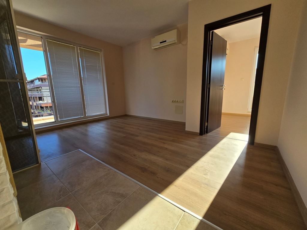 Neue Wohnung mit einem Schlafzimmer in Pomorie – renoviert, bereit zur Möblierung, mit geräumigem Balkon und Grill