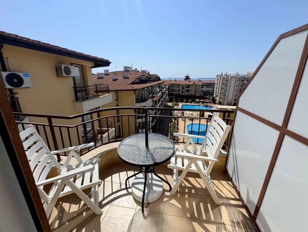 2-Zimmer-Wohnung in Sveti Vlas – Panoramablick und Komfort in einer geschlossenen Anlage