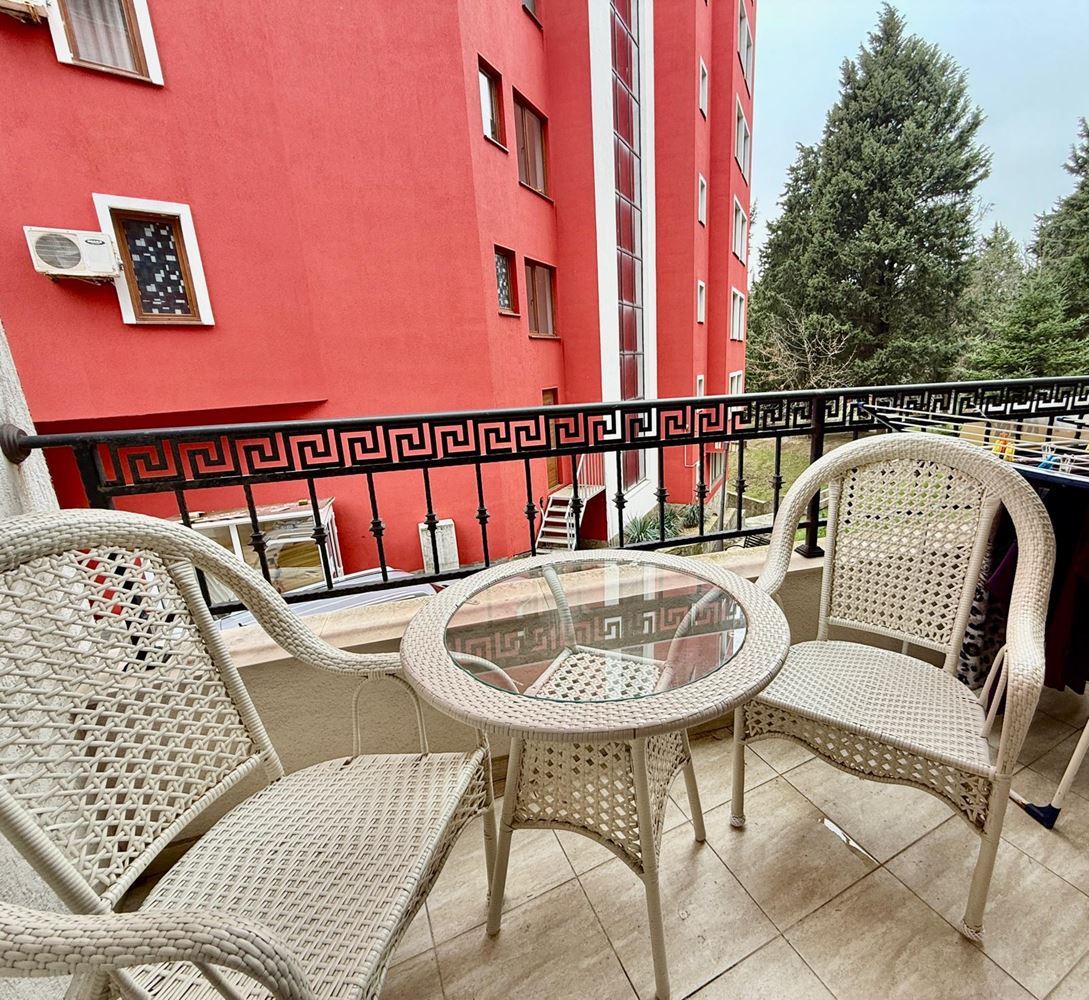 3-Zimmer-Wohnung in erster Meereslinie in Nessebar – Großzügigkeit, zwei Schlafzimmer und das Meer direkt vor der Anlage