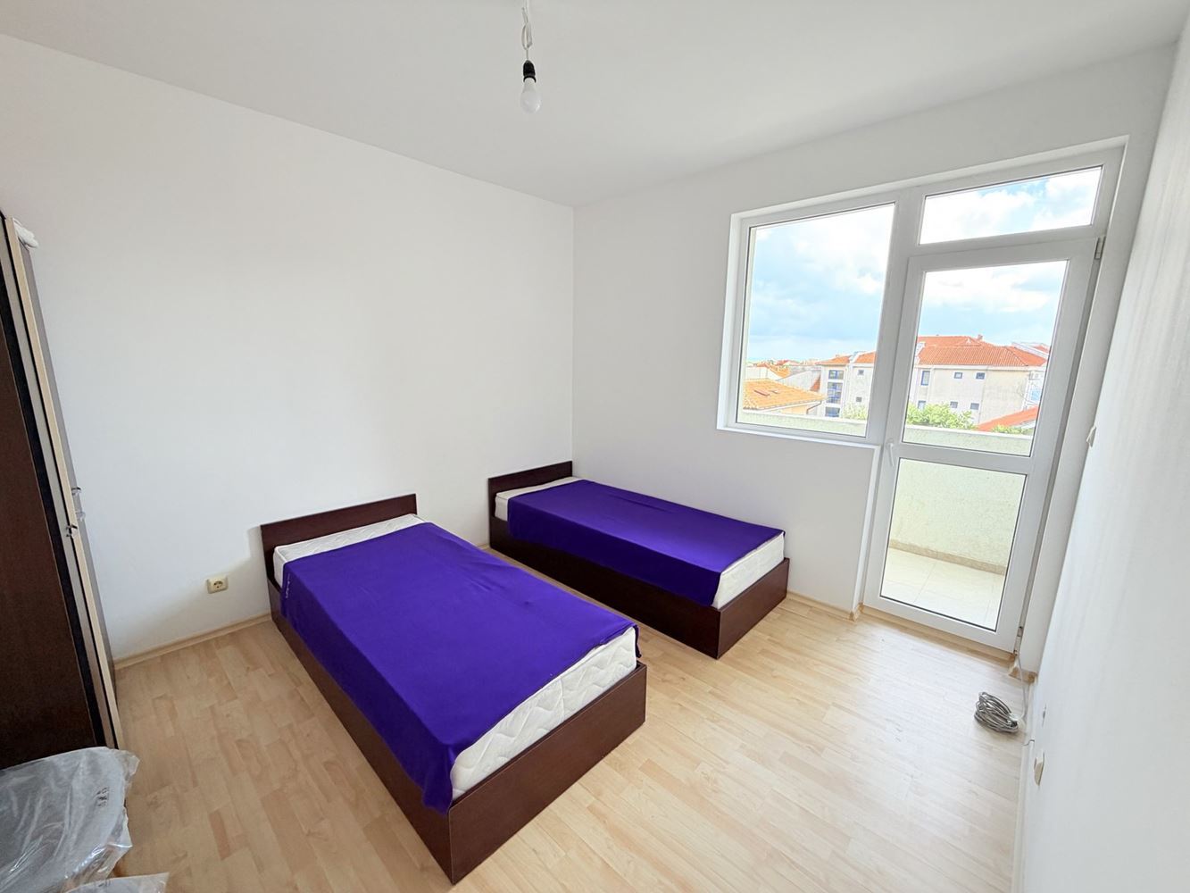 Drei-Zimmer-Wohnung in Ravda mit Meerblick und ohne Instandhaltungsgebühr! 