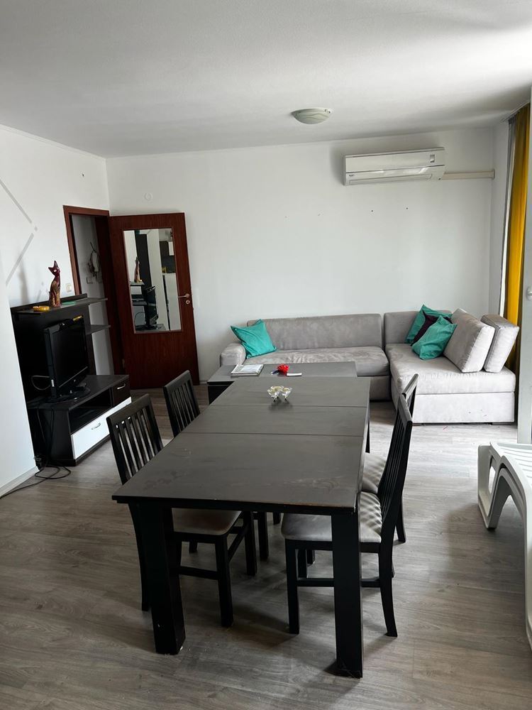 Die perfekte Ferieninvestition mit ausgezeichneter Lage – geräumige Wohnung 100 Meter vom Meer entfernt