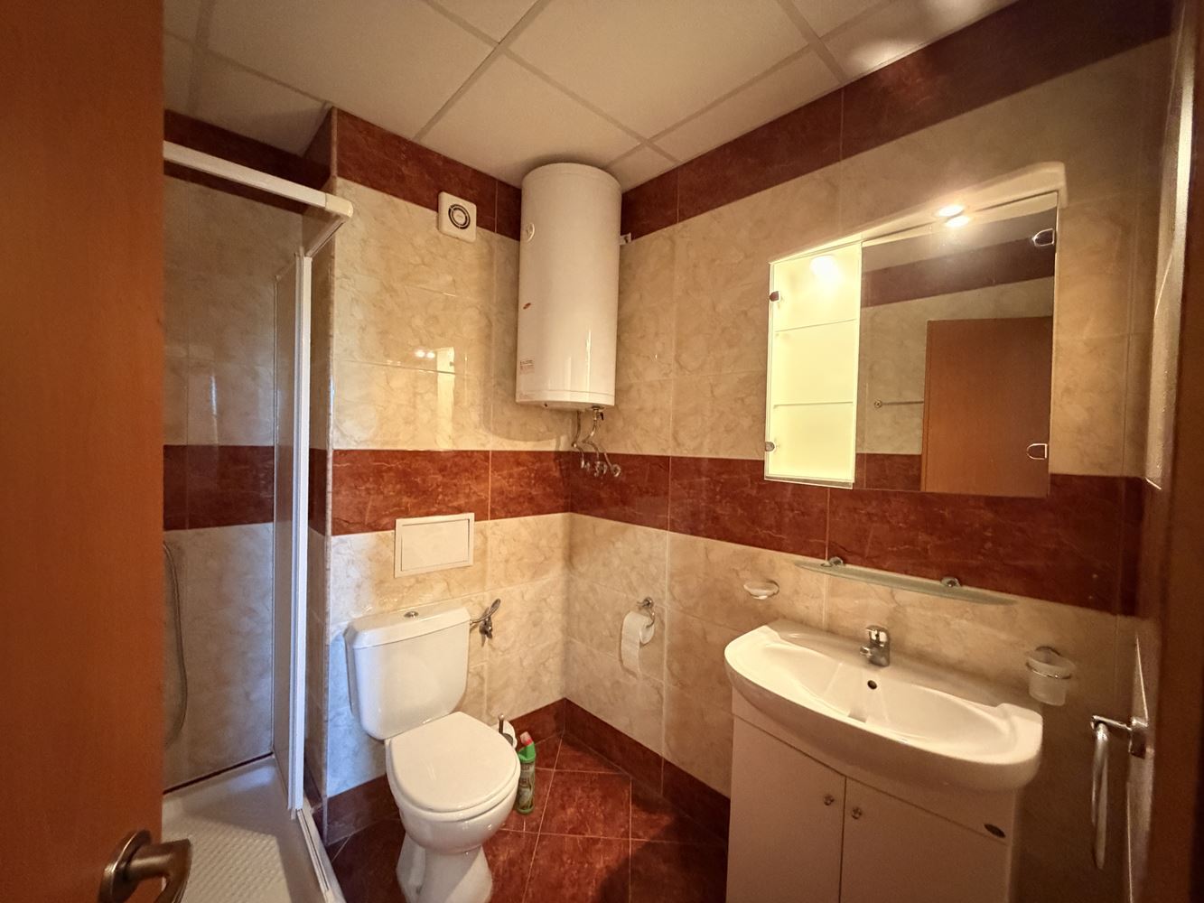 Absolute erste Meereslinie in Sveti Vlas! Geräumige Zweizimmerwohnung mit wunderschönem Meerblick