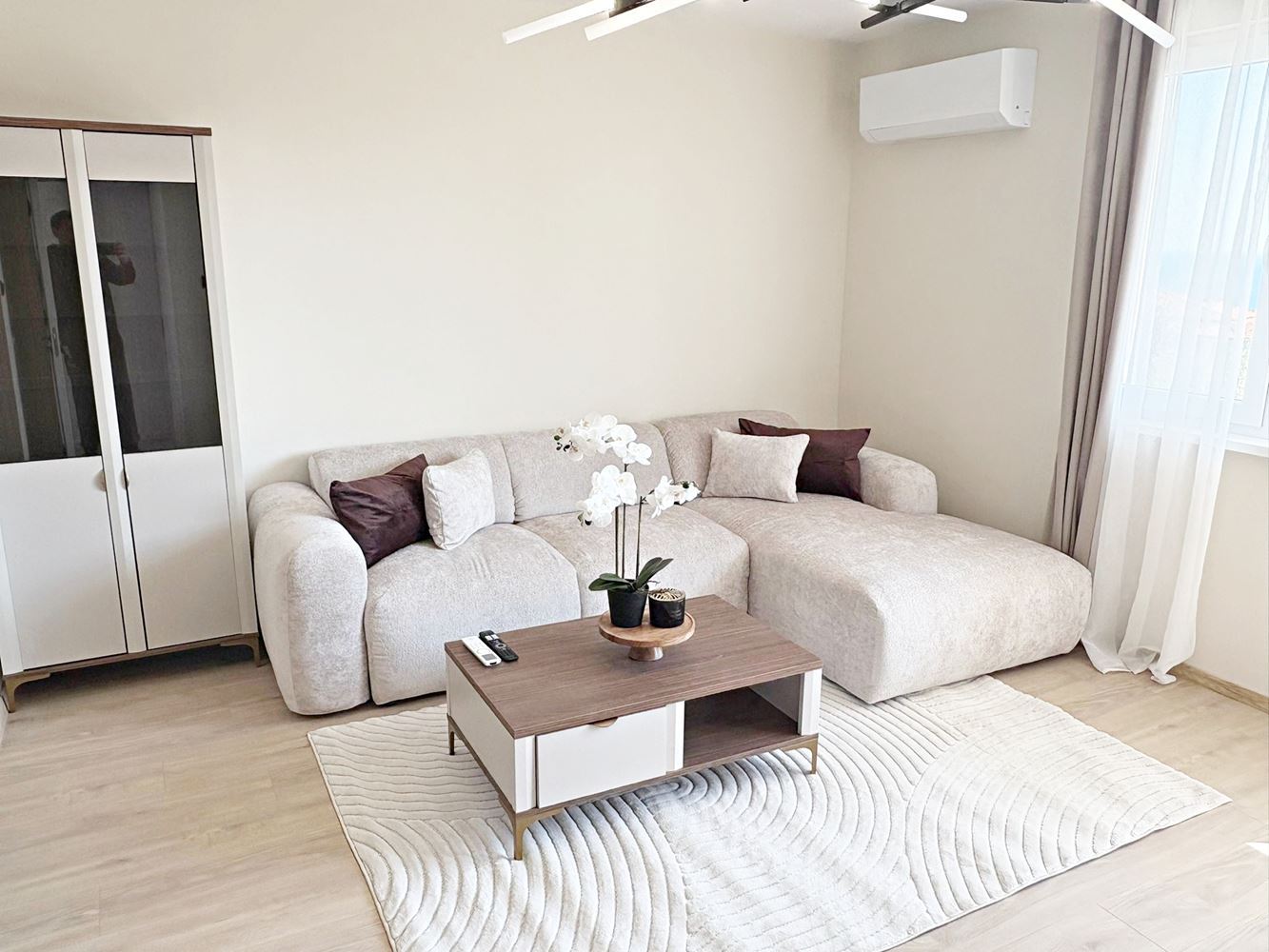 Zwei unabhängige Wohneinheiten mit Meerblick im Zentrum von Sveti Vlas – Designer-Interieur und eigener Parkplatz