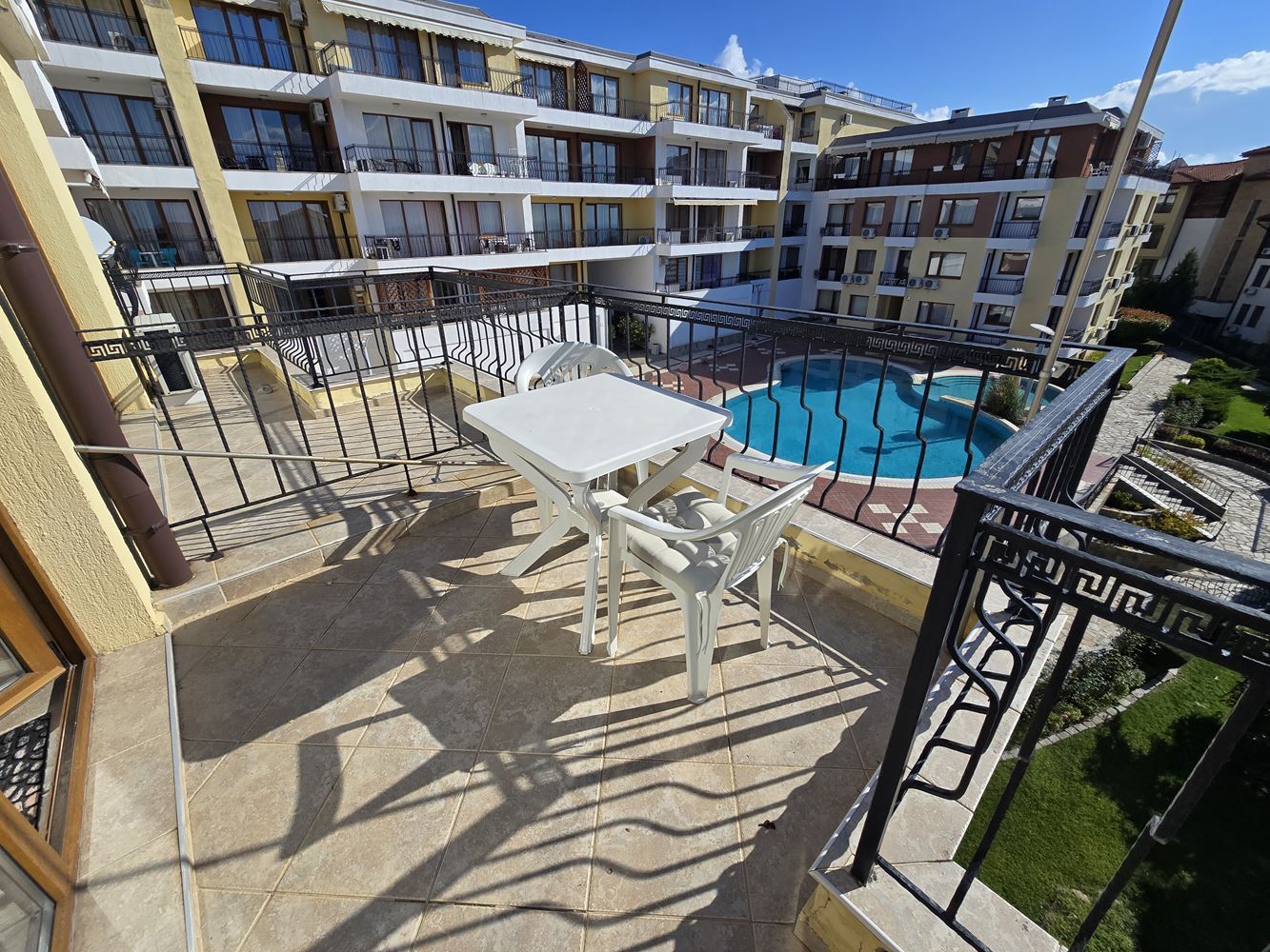 Panoramablick auf das Meer in erster Meereslinie – möblierte Zweizimmerwohnung mit einem Schlafzimmer in Sveti Vlas