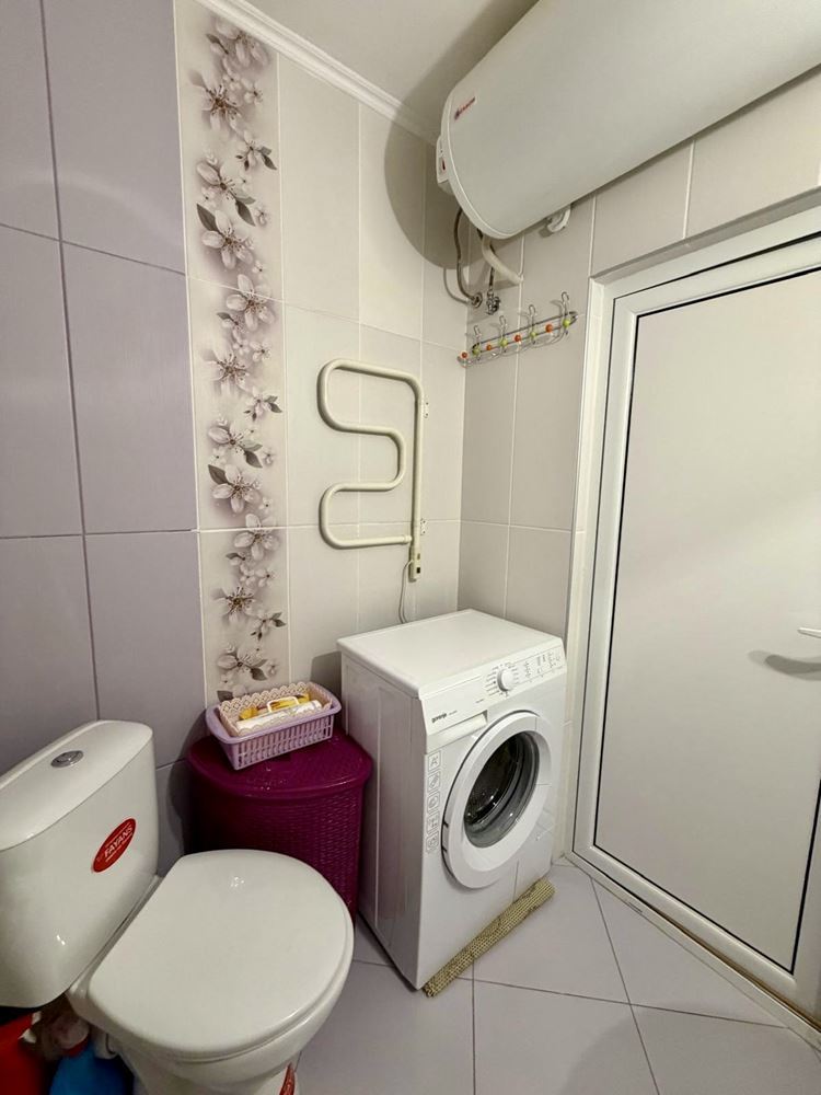 Sarafovo – Geräumige Zweizimmerwohnung mit Act 16, minimaler Instandhaltungsgebühr und kompletter Möblierung