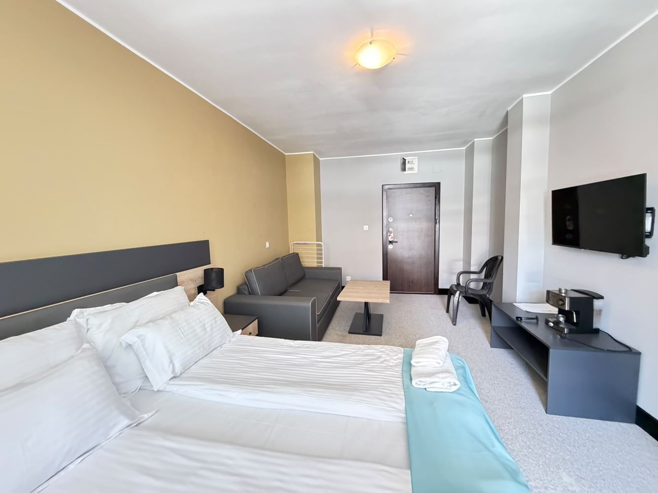 Luxuriöse Wohnung in erster Meereslinie in Sonnenstrand mit frontalem Meerblick