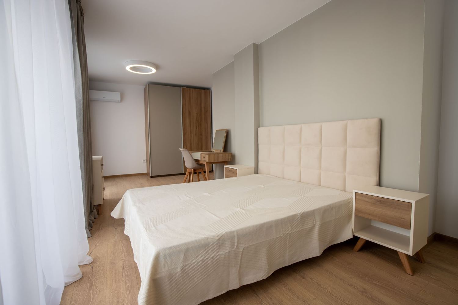 Modernes Studio-Apartment in erster Meereslinie in einem neuen Komplex in Aheloy
