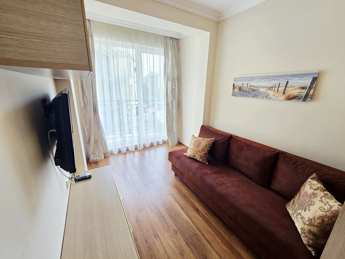 Moderne Zweizimmerwohnung in Sonnenstrand – neu renoviert, hervorragende Investitionsmöglichkeit und bezugsfertig