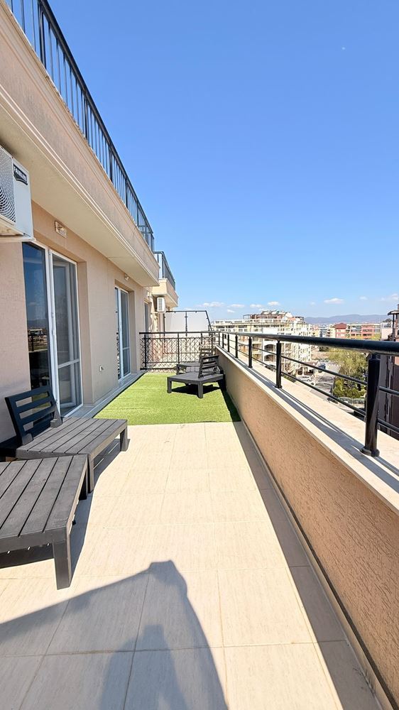 Luxuriöse Maisonette-Wohnung mit drei Schlafzimmern im Herzen von Sonnenstrand – Raum, Stil und Komfort auf zwei Ebenen