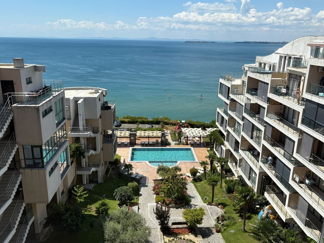Luxuriöse 2-Zimmer-Wohnung mit Panoramablick auf das Meer in erster Linie in Sveti Vlas