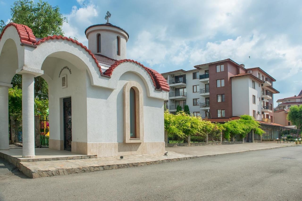 Apartment mit zwei Schlafzimmern und Poolblick in Nessebar – Raum, Komfort und ausgezeichnete Lage nur 300 Meter vom Meer entfernt