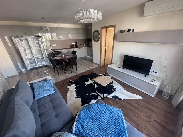 Penthouse mit Panoramameerblick und privatem Strandzugang in Sveti Vlas