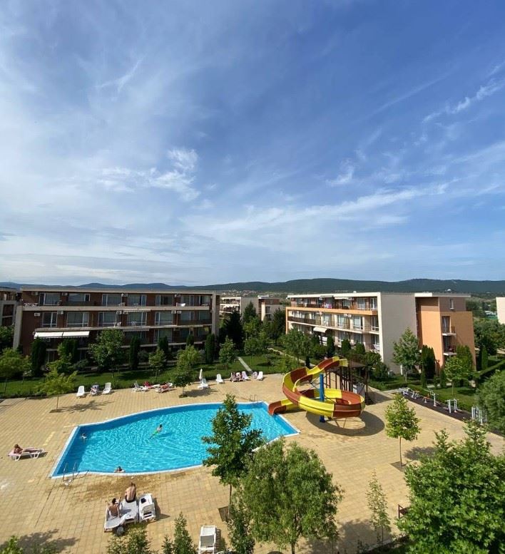 Geräumiges Studio mit Terrasse in einem modernen Komplex am Sonnenstrand – Komfort und Unterhaltung nur wenige Gehminuten vom Meer entfernt