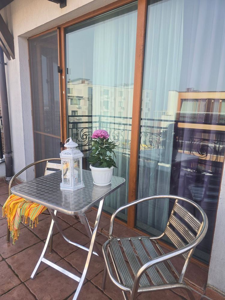 Geräumige 3-Zimmer-Wohnung mit Meerblick in Pomorie – 50 Meter vom Meer entfernt