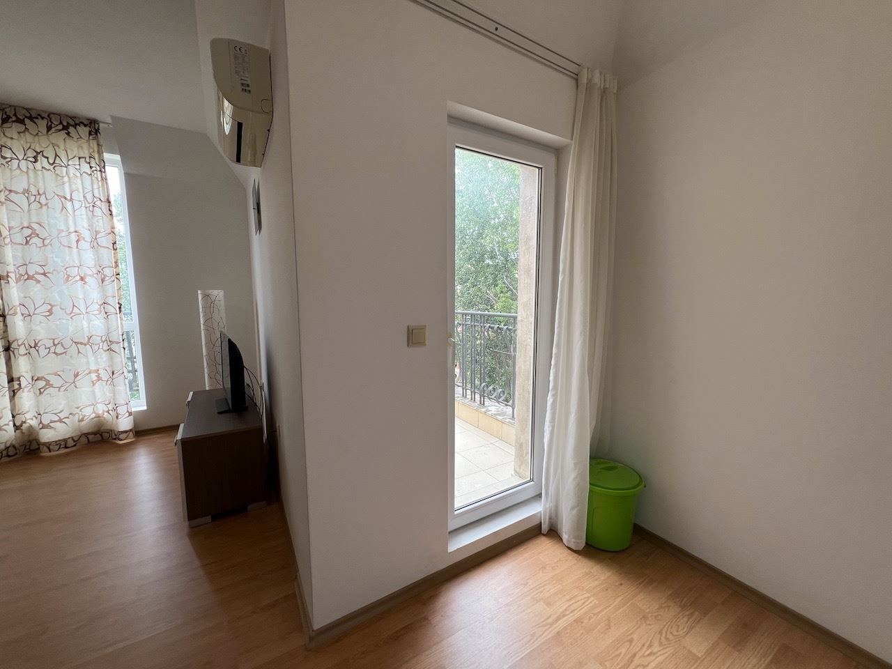 Sonnige Wohnung mit einem Schlafzimmer und herrlichem Blick auf den Park in Sonnenstrand