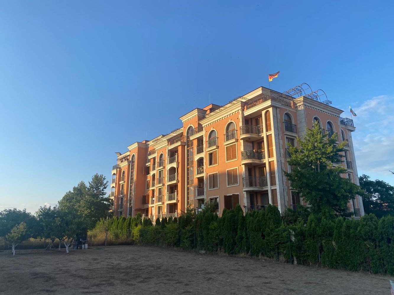 Wunderschöne Wohnung mit einem Schlafzimmer in Ravda mit Pools und hervorragenden Annehmlichkeiten – ideal für Urlaub und Investition