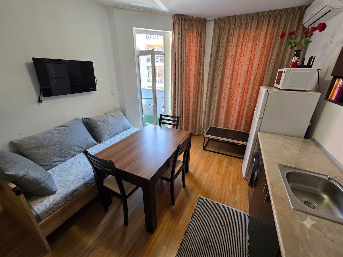 Gemütliche Wohnung mit einem Schlafzimmer in einer Wohnanlage mit eigener Infrastruktur