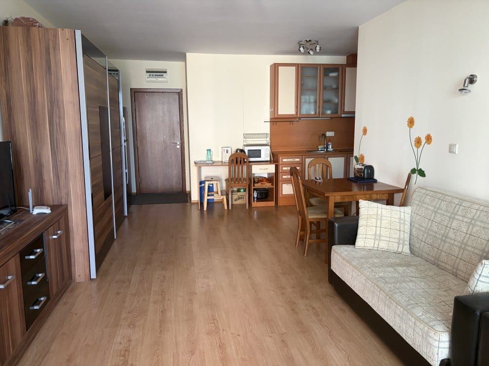 Wohnung mit einem Schlafzimmer in einer modernen Anlage mit Annehmlichkeiten in Ravda
