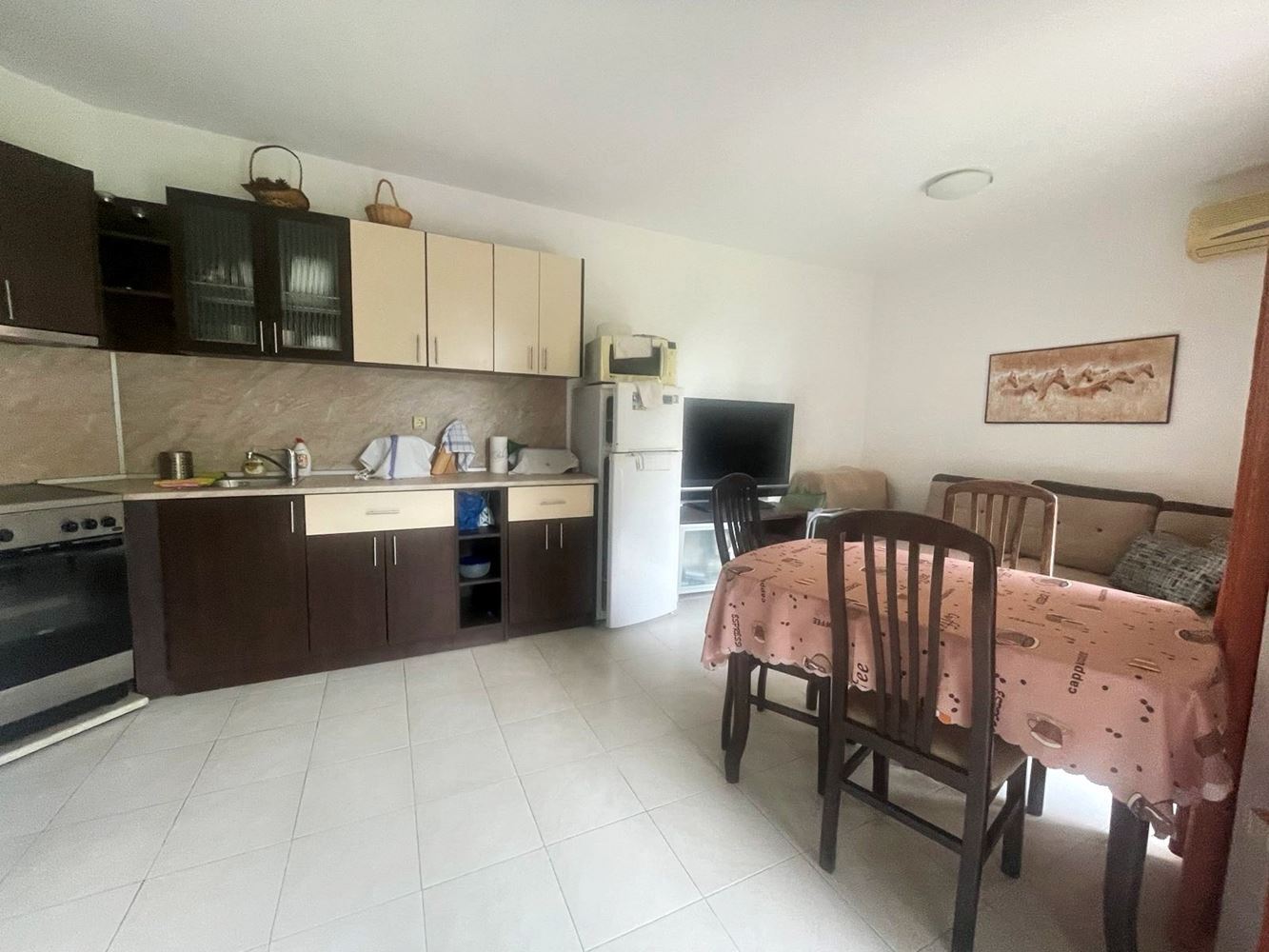 Zwei-Zimmer-Wohnung (Wohnung mit einem Schlafzimmer) mit direktem Zugang zum Pool in einer Anlage in Sveti Vlas