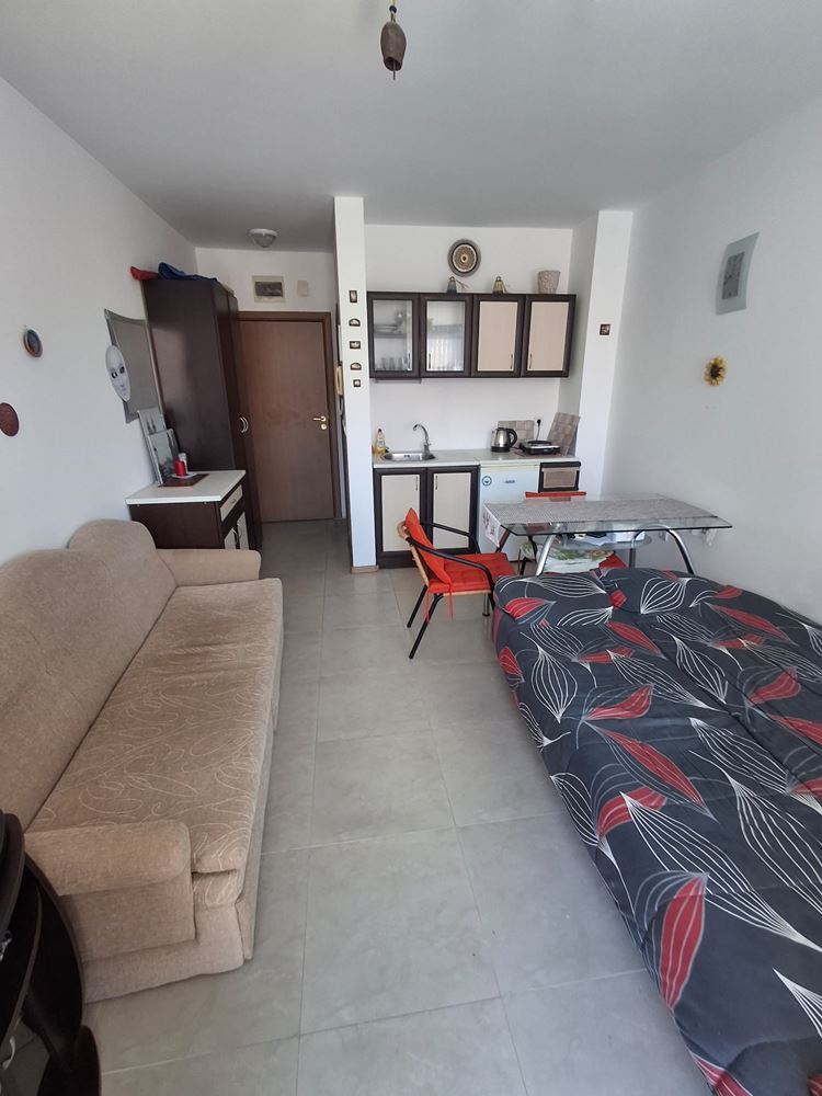 Studio 50 Meter vom Meer in Ravda, ohne Instandhaltungsgebühr, in einer Gegend mit ganzjährigem Wohnen